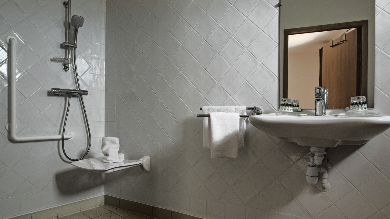 Photo of Bathroom in Saint-Michel-l'Observatoire