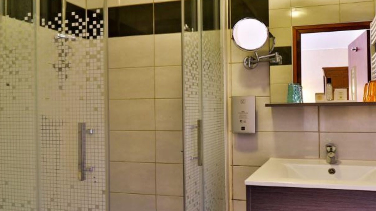 Photo of Bathroom in Plan-d'Aups-Sainte-Baume