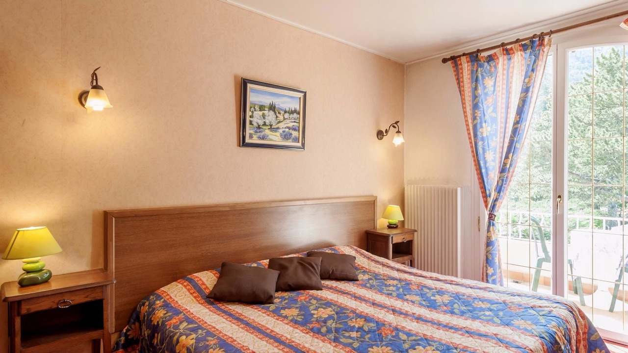 Photo of Bedroom in Plan-d'Aups-Sainte-Baume