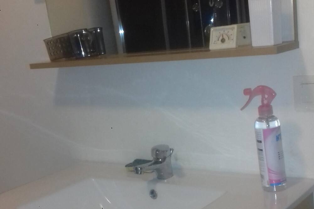 Photo of Bathroom in Les Mees