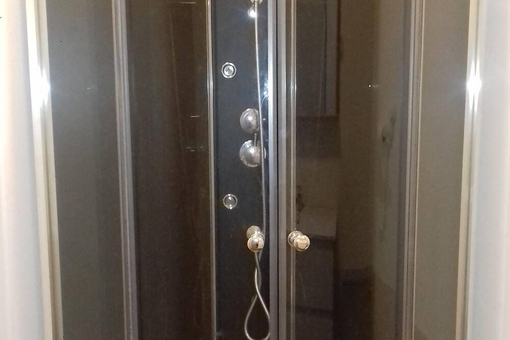Photo of Bathroom in Les Mees