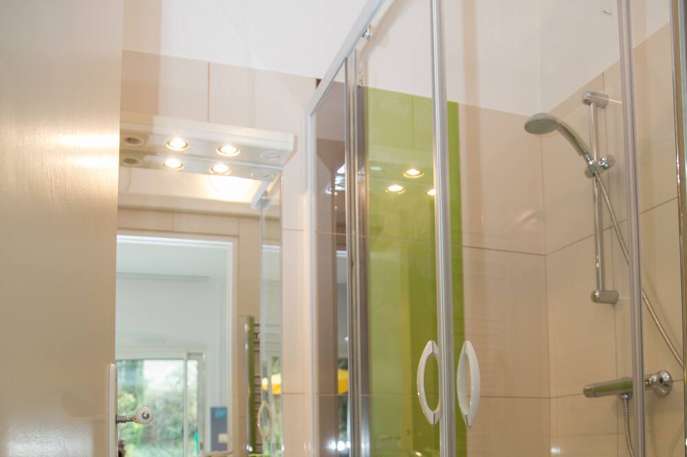 Photo of Bathroom in Bedarrides
