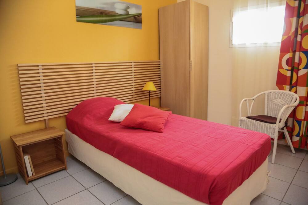 Photo of Bedroom in Bedarrides