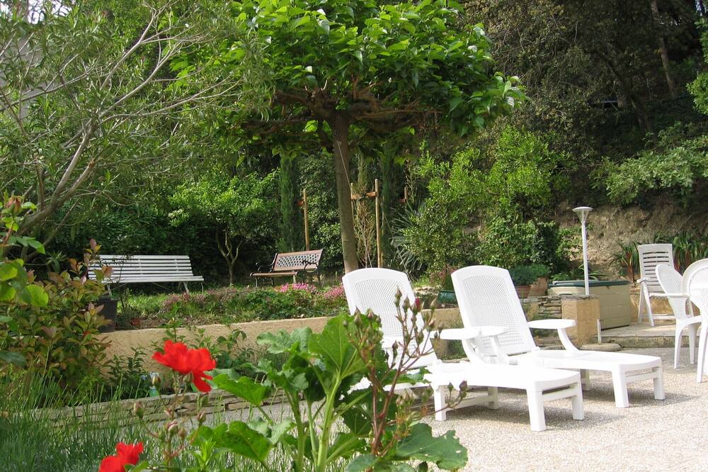 Photo of Outdoor in Bedarrides