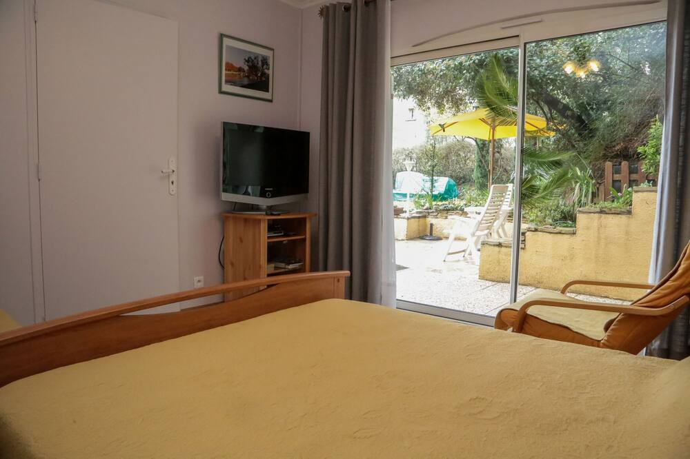 Photo of Bedroom in Bedarrides