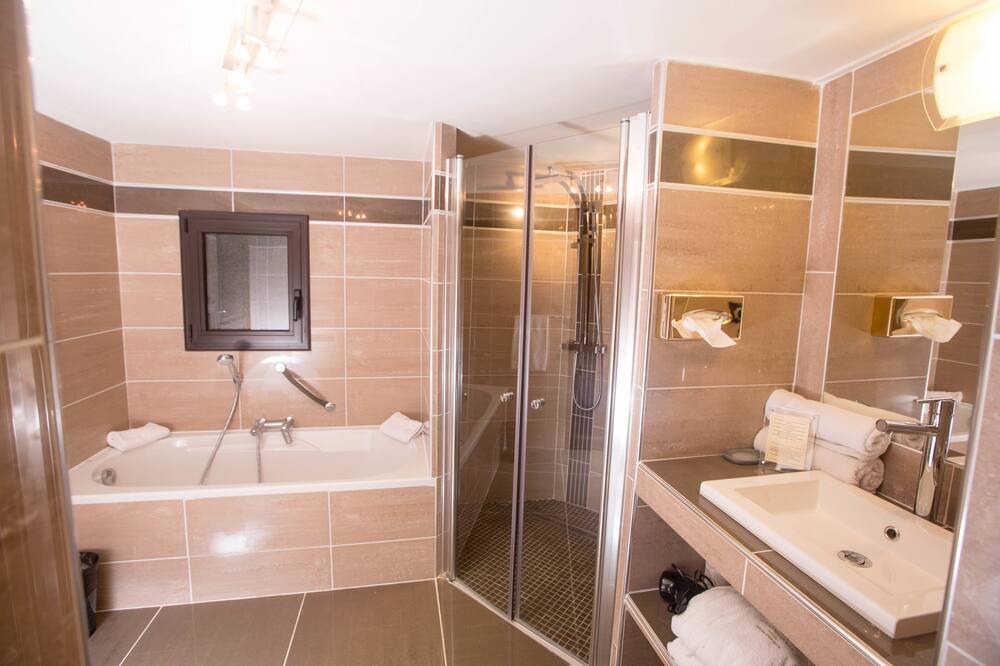 Photo of Bathroom in Les Platrieres