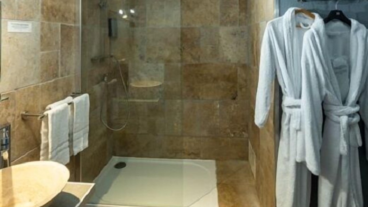 Photo of Bathroom in Oraison