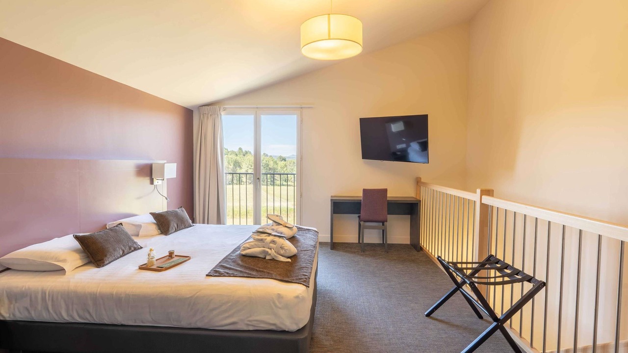 Photo of Bedroom in Chateauneuf-le-Rouge
