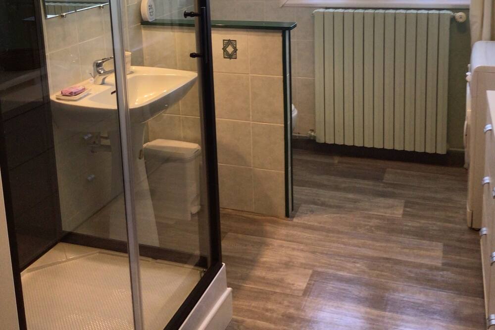Photo of Bathroom in Chateaurenard