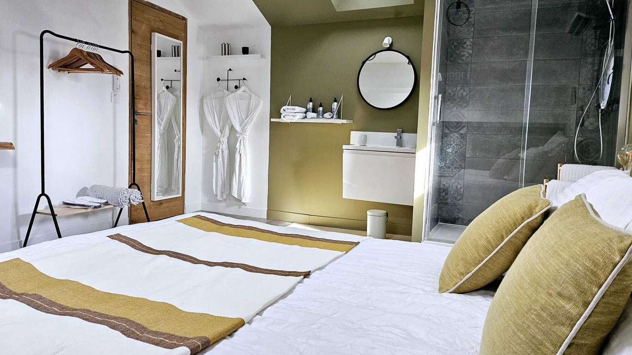 Photo of Bathroom in Avignon City Centre