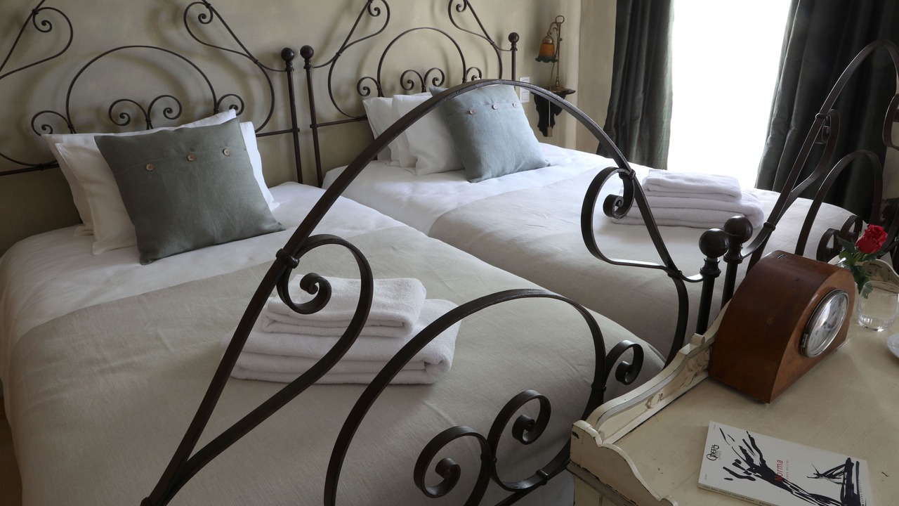 Photo of Bedroom in Orange