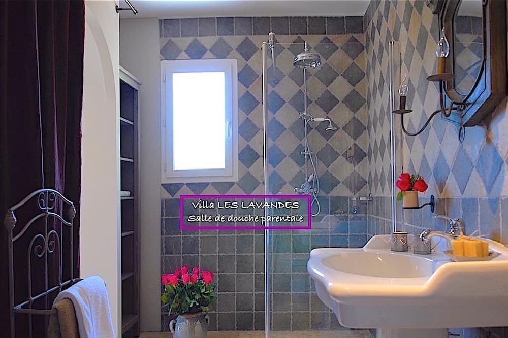 Photo of Bathroom in La Verdiere