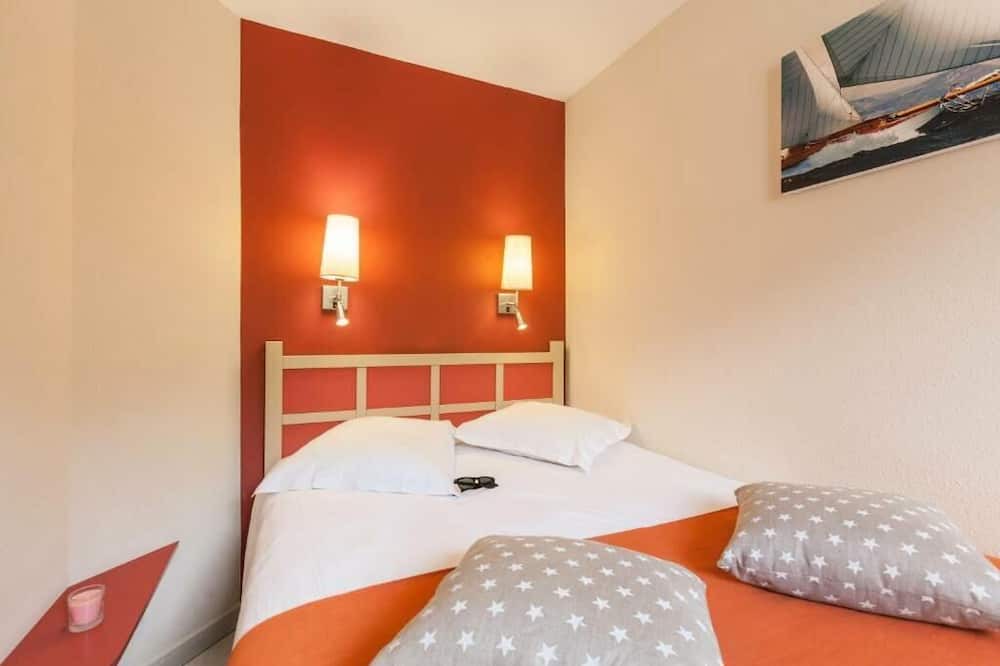 Photo of Bedroom in Le Lavandou
