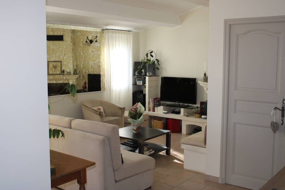 Photo of Livingroom in Salon-de-Provence