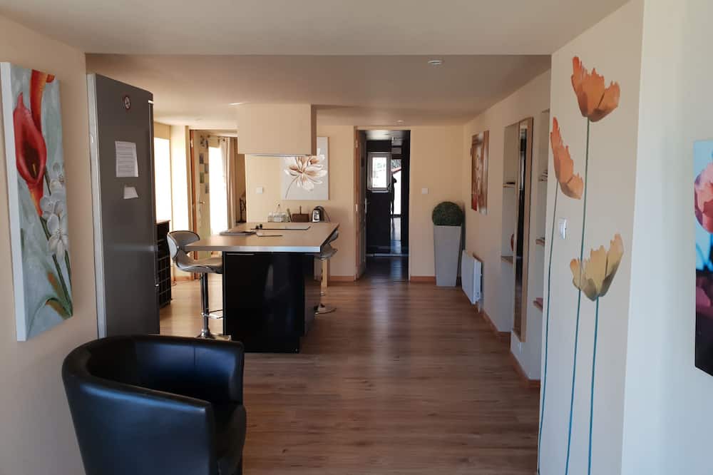 Photo of Livingroom in Seranon