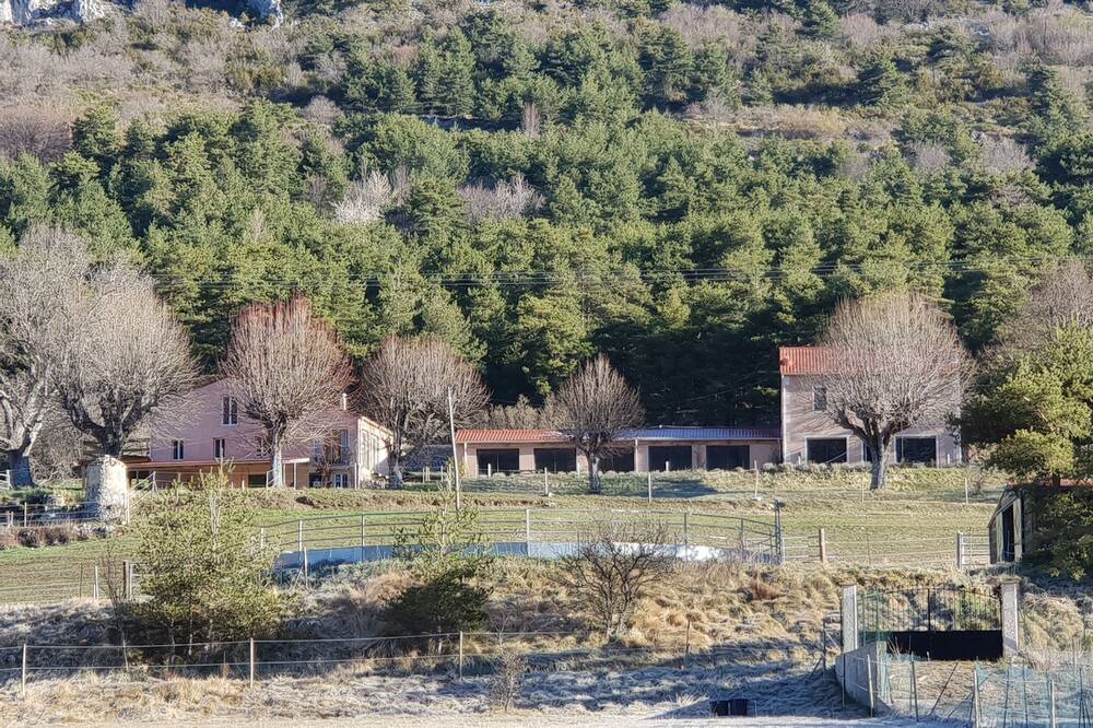 Photo of Outdoor in Seranon