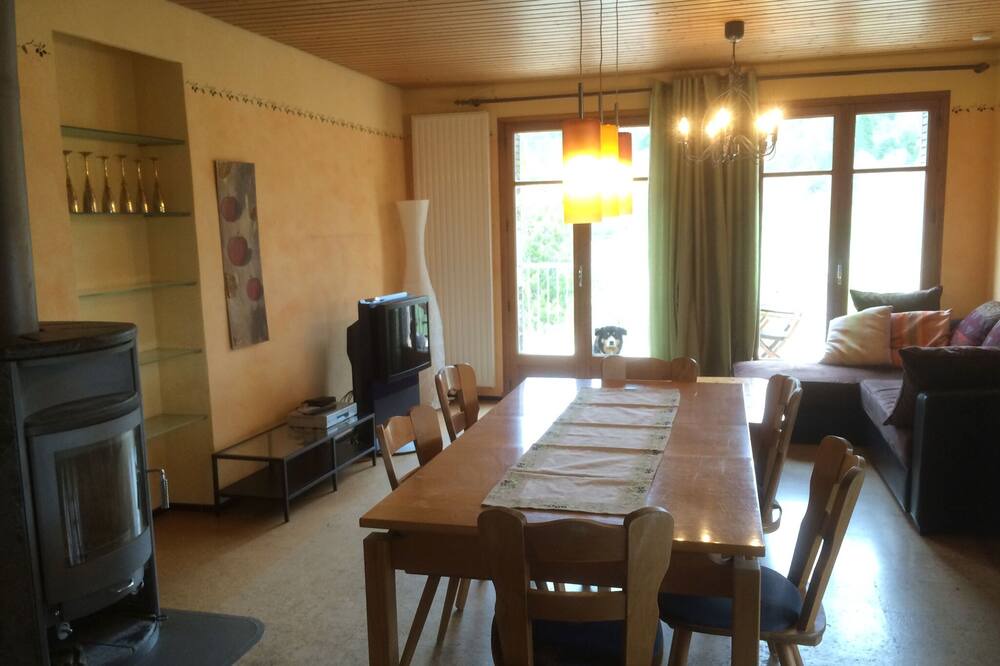 Photo of Livingroom in Clamensane