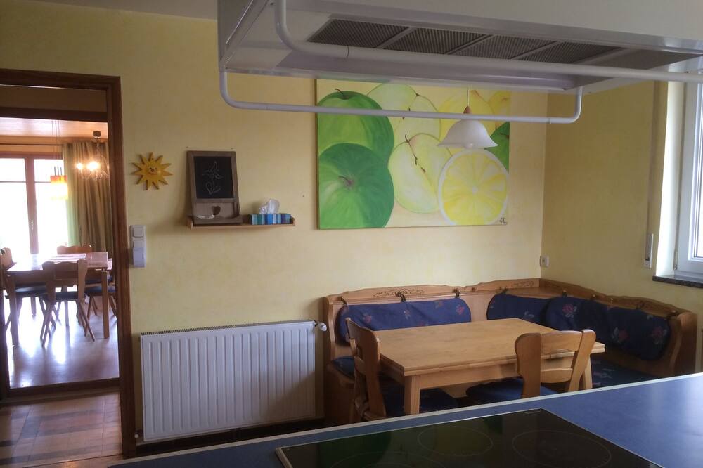 Photo of Livingroom in Clamensane