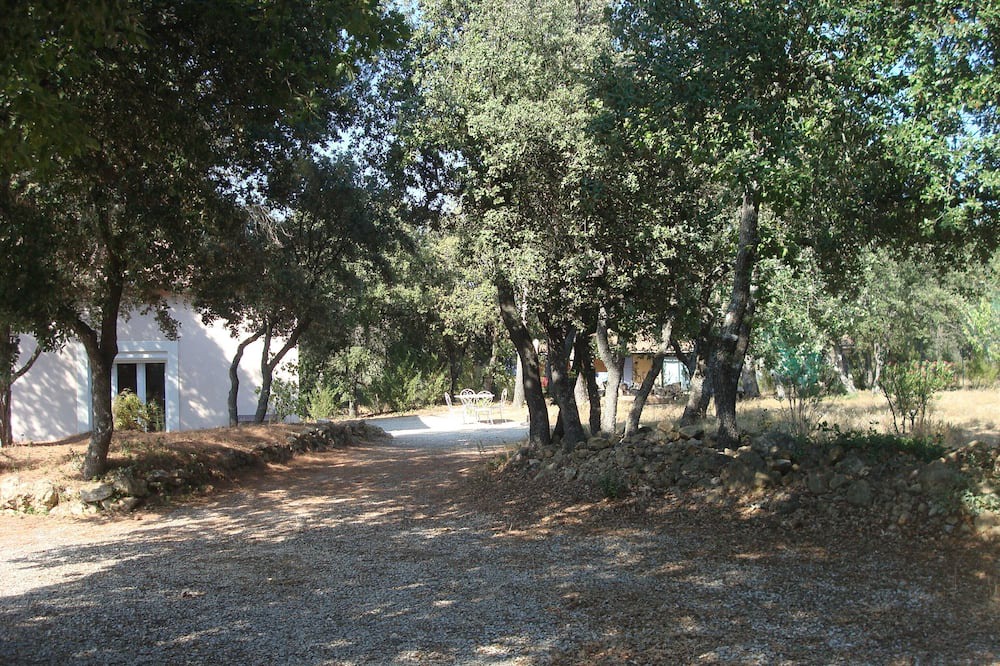 Photo of Outdoor in Jouques