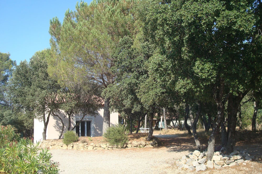 Photo of Outdoor in Jouques