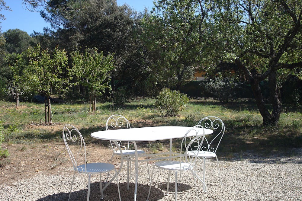Photo of Outdoor in Jouques