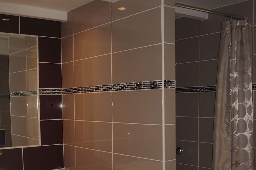 Photo of Bathroom in Jouques