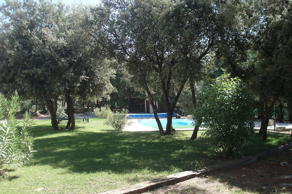 Photo of Outdoor in Jouques