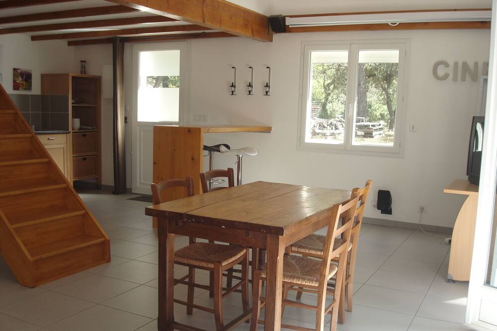 Photo of Kitchen in Jouques