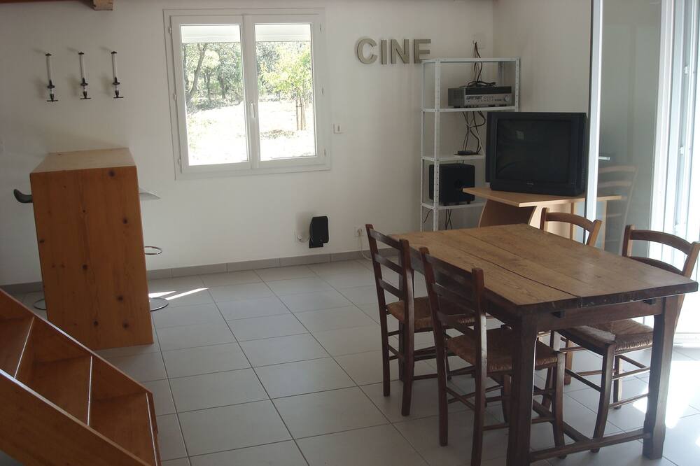 Photo of Kitchen in Jouques