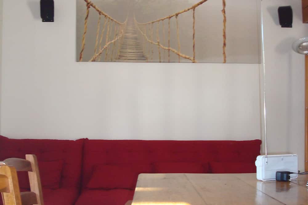 Photo of Livingroom in Jouques