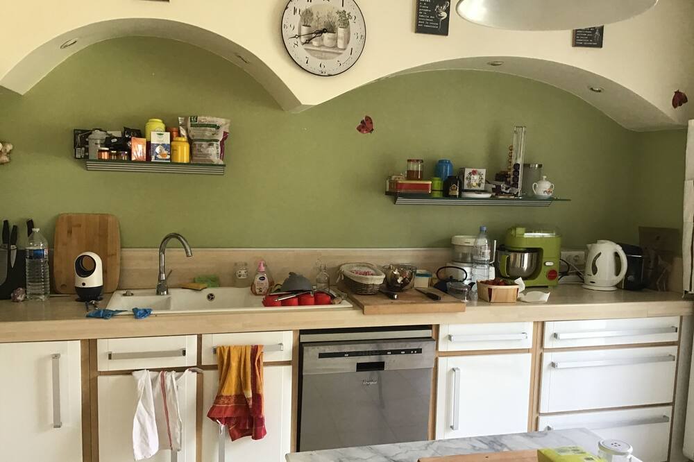 Photo of Kitchen in Velleron