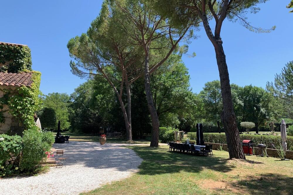 Photo of Outdoor in Tourves