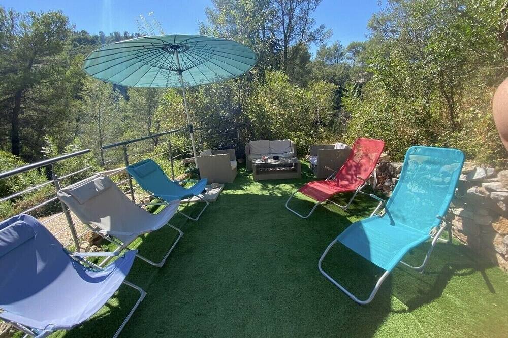 Photo of Patio Balcony in Belgentier