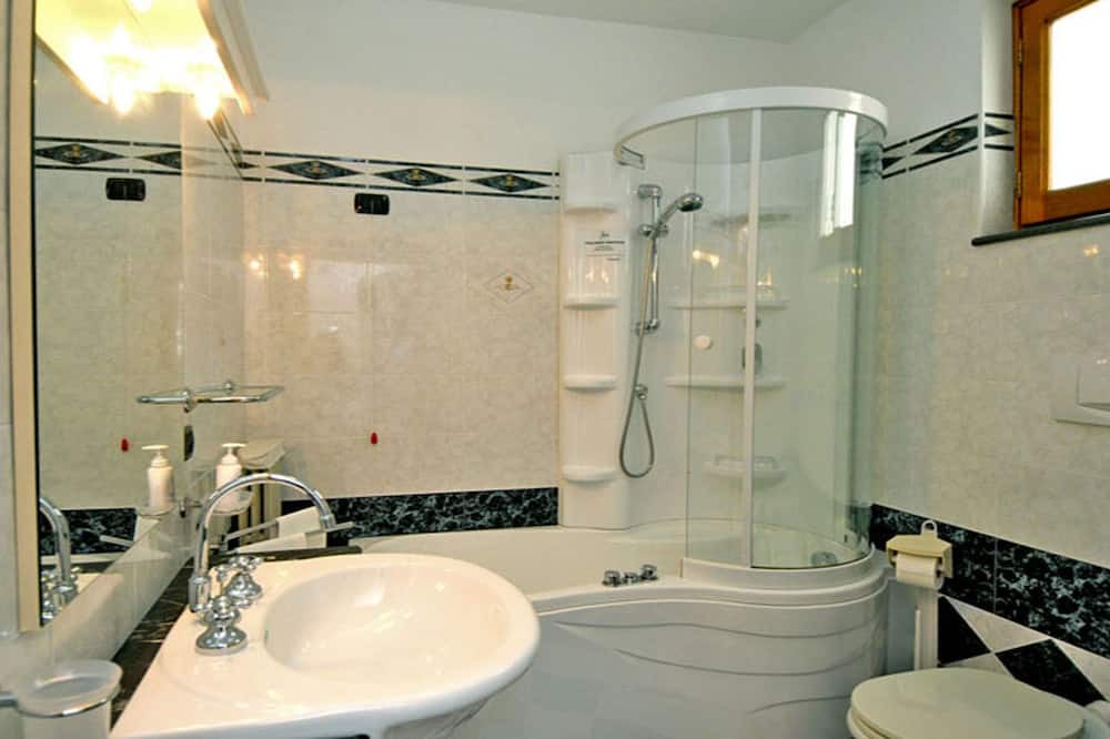 Photo of Bathroom in Castiglione