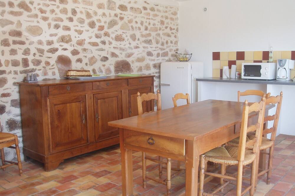 Photo of Kitchen in Puget-Ville