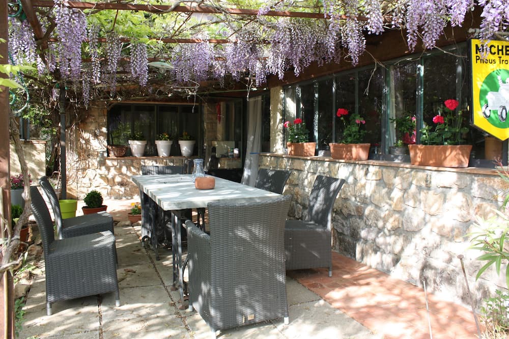Photo of Patio Balcony in Villecroze