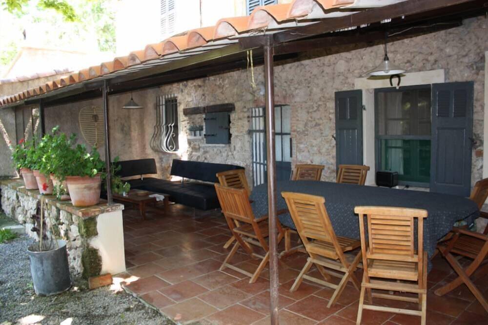 Photo of Patio Balcony in Villecroze