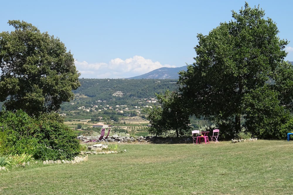 Photo of Outdoor in Lacoste