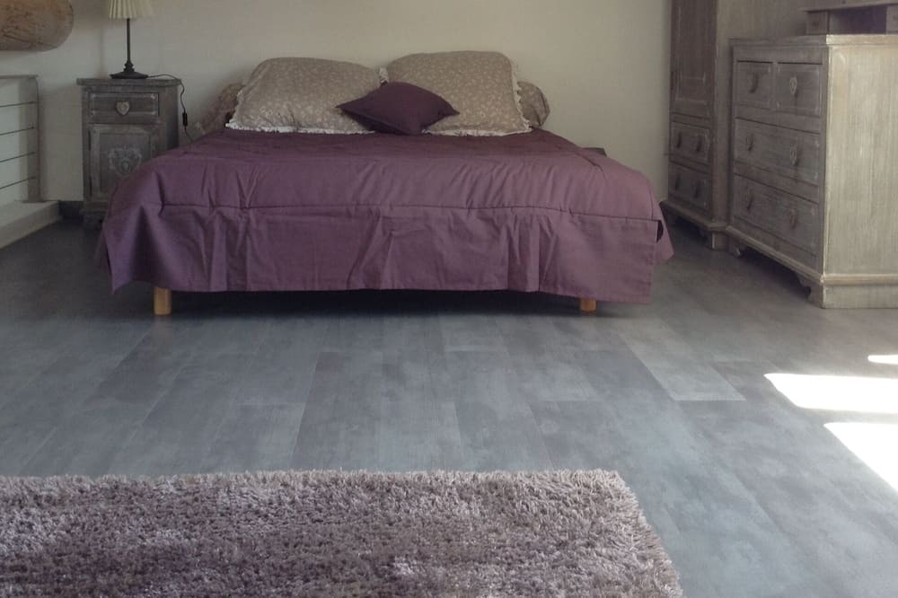 Photo of Bedroom in Eguilles
