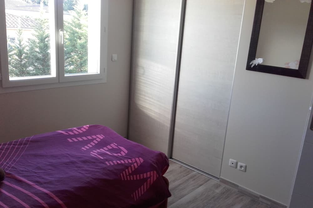 Photo of Bedroom in Saint-Saturnin-les-Avignon