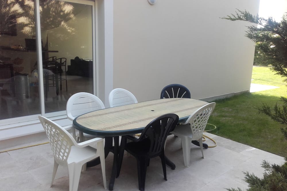 Photo of Patio Balcony in Saint-Saturnin-les-Avignon
