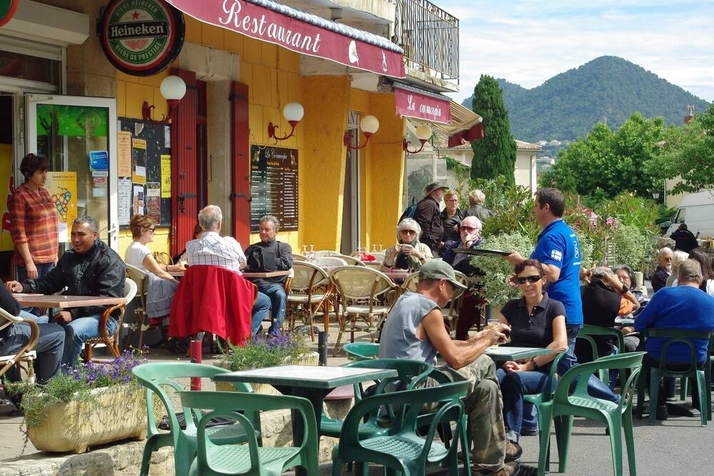 Photo of Others in Sablet