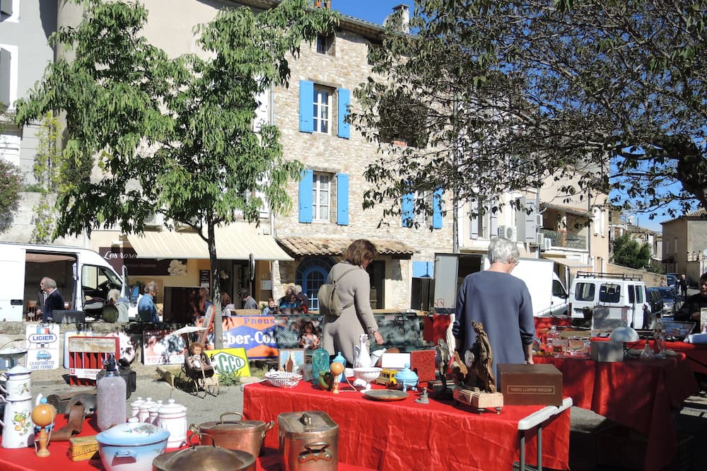 Photo of Others in Sablet