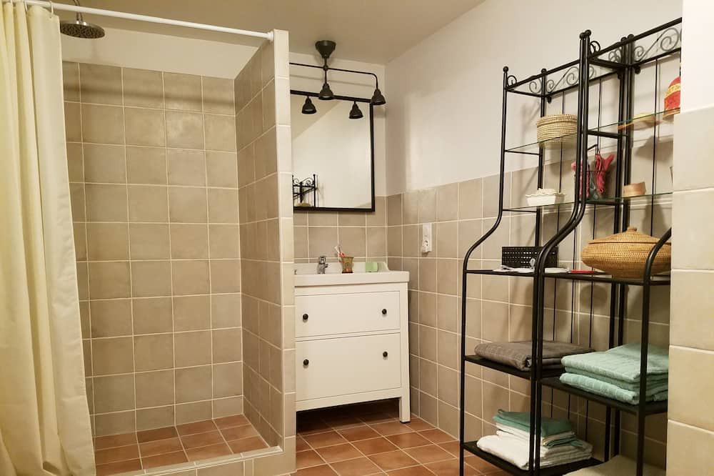 Photo of Bathroom in Sablet