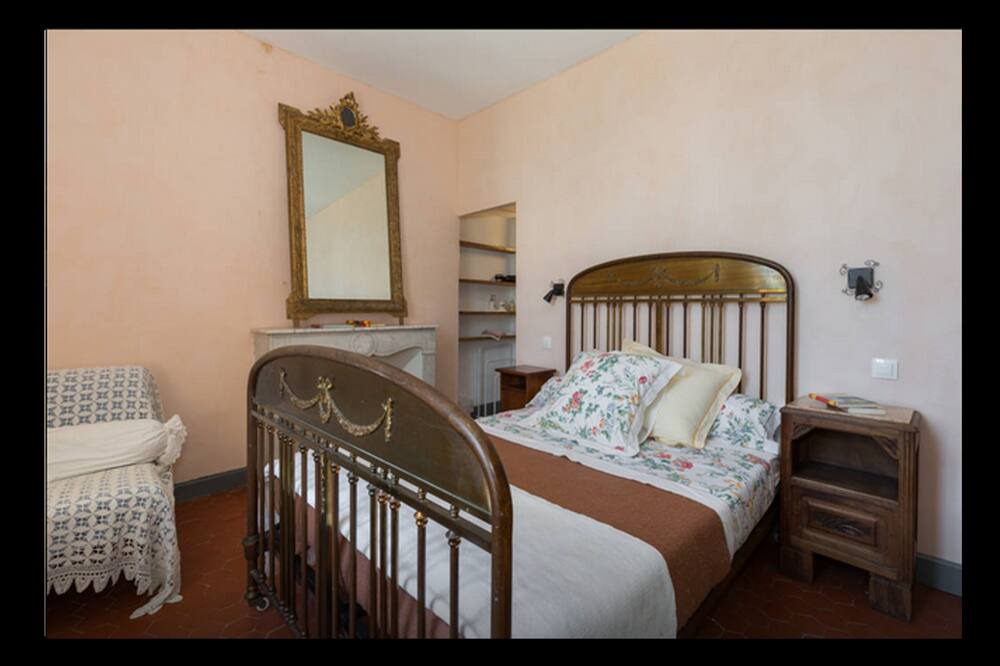 Photo of Bedroom in Pelissanne