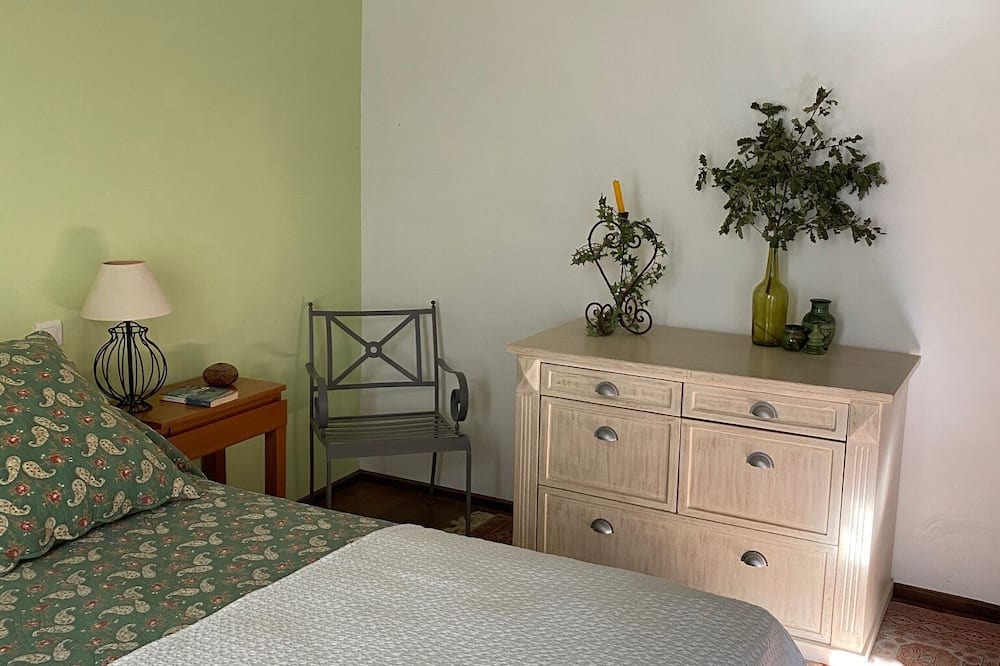 Photo of Bedroom in Simiane-la-Rotonde