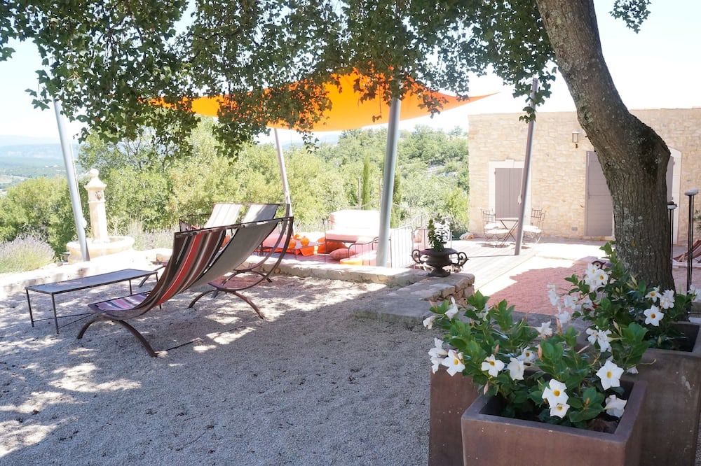 Photo of Patio Balcony in Simiane-la-Rotonde