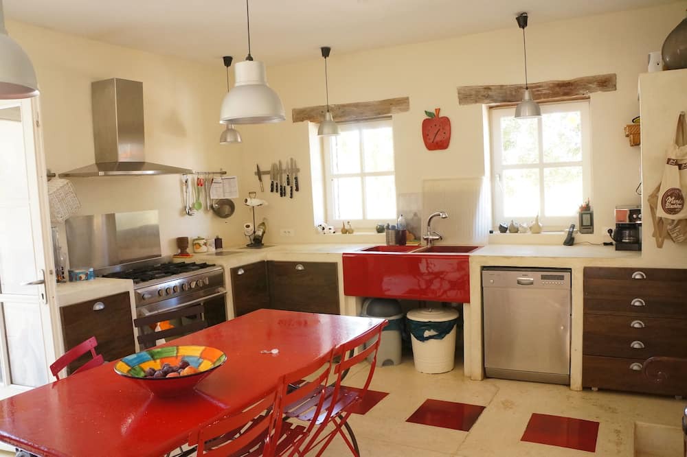 Photo of Kitchen in Simiane-la-Rotonde