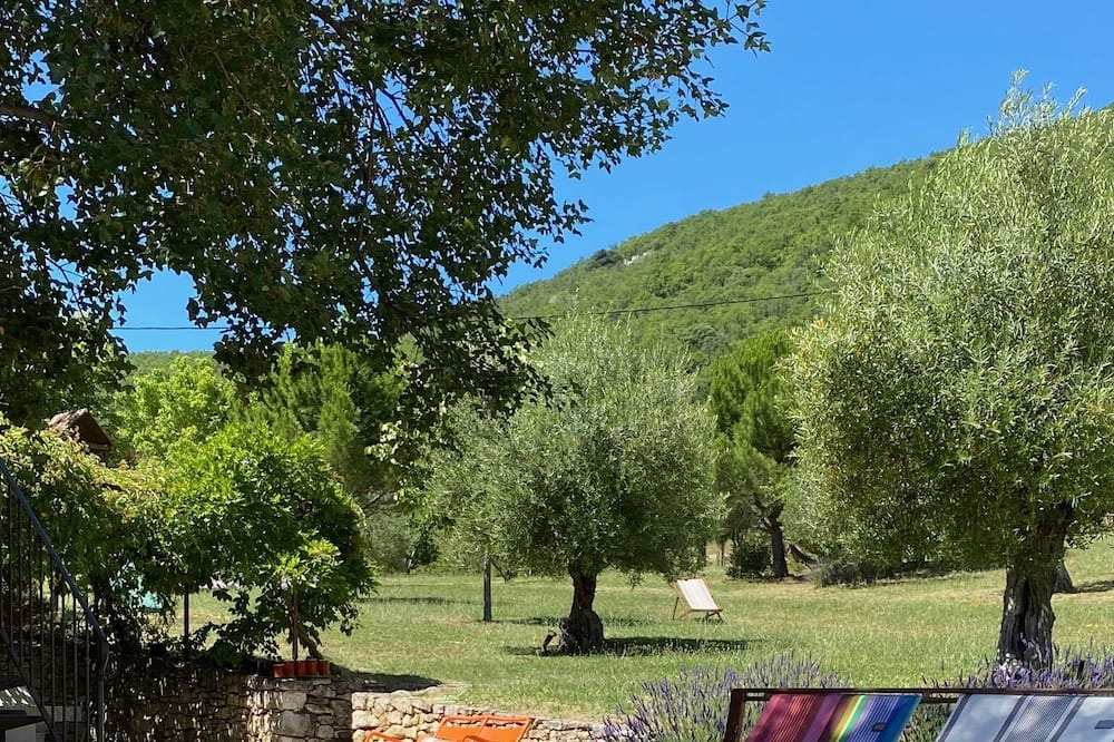 Photo of Patio Balcony in Simiane-la-Rotonde