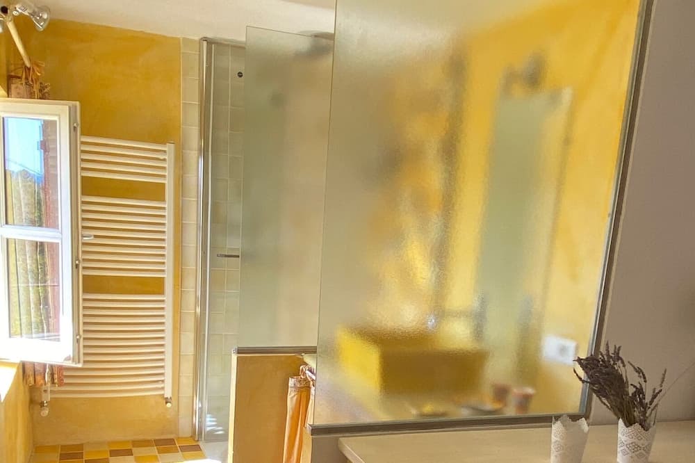 Photo of Bathroom in Simiane-la-Rotonde